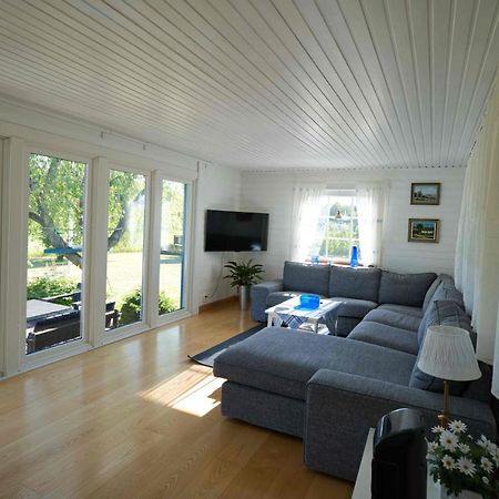 Rosenborgs Friluftspensionats Stugor Med Koek Farjestaden Exterior photo