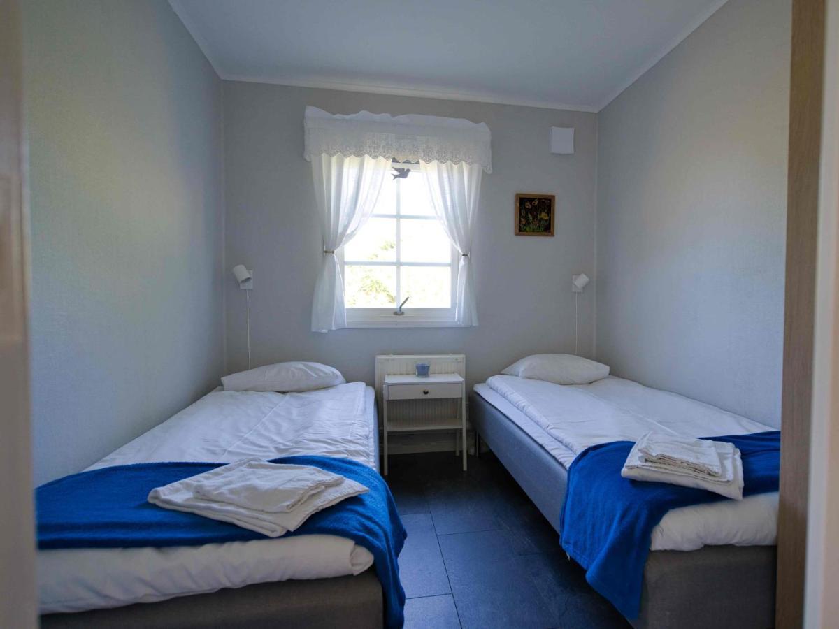Rosenborgs Friluftspensionats Stugor Med Koek Farjestaden Exterior photo