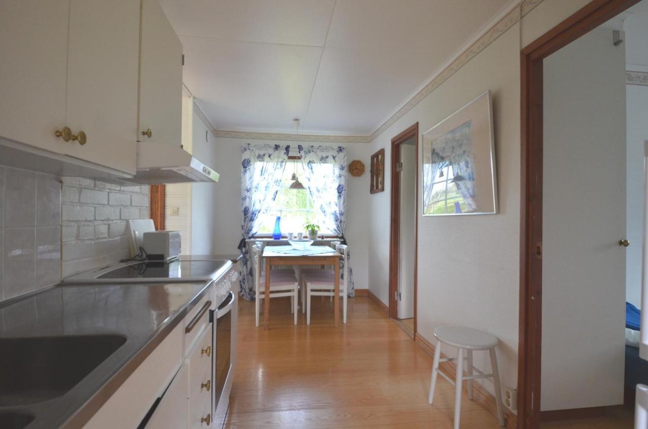 Rosenborgs Friluftspensionats Stugor Med Koek Farjestaden Exterior photo